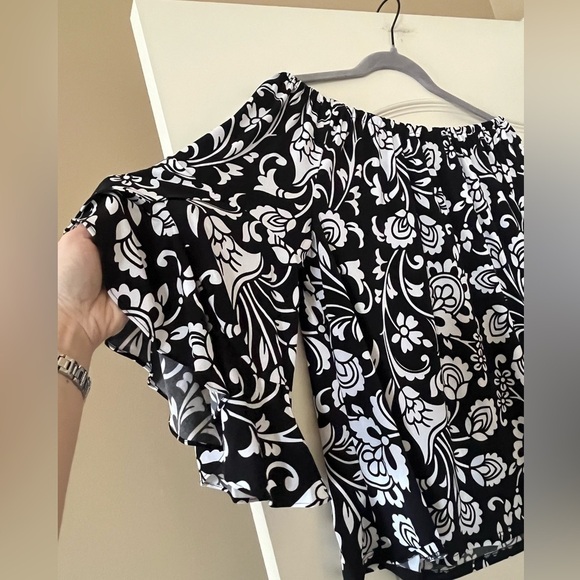 NWT Vince Camuto Rich Black/White Off Shoulder Blouse Women’s Medium - Picture 8 of 15